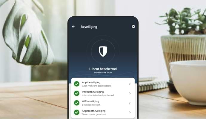 Mobiele telefoon met de Norton Mobile Security-app op het beeldscherm